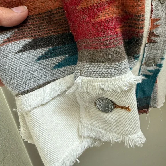 NWOT OVERSIZED Multicolor Aztec Pattern Shaket- so cute!! - Picture 6 of 15